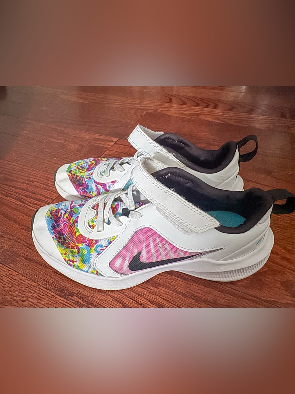 Nike Youth Shoes - Picture 2 of 7